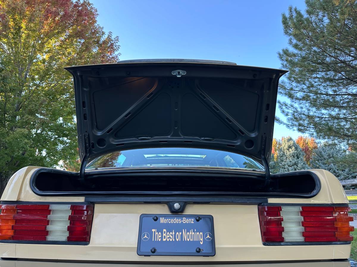 Mercedes-benz-300-300sd-diesel-1983-custom-42