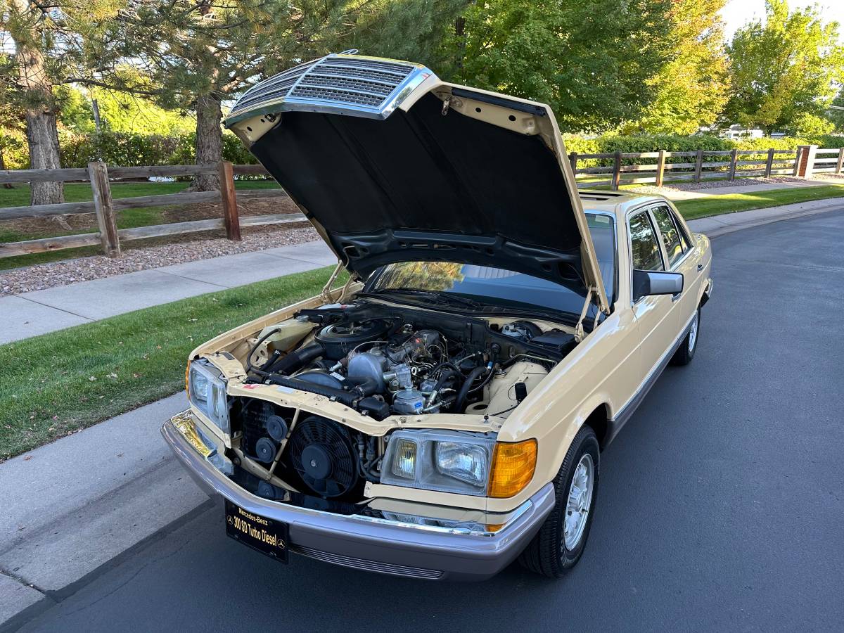 Mercedes-benz-300-300sd-diesel-1983-custom-59