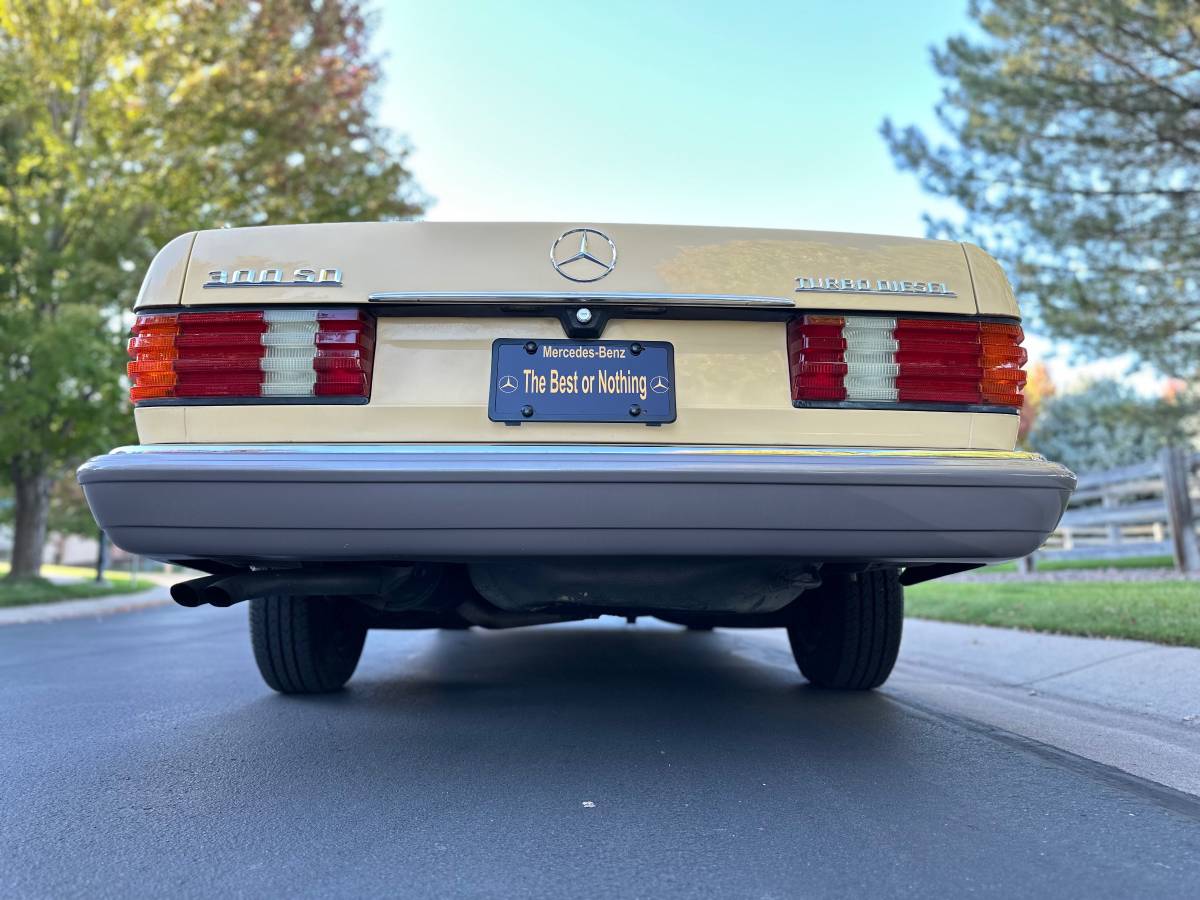 Mercedes-benz-300-300sd-diesel-1983-custom-64