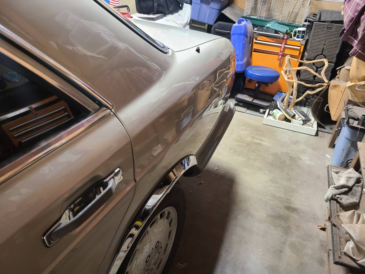 Mercedes-benz-300-300se-1989-custom-12