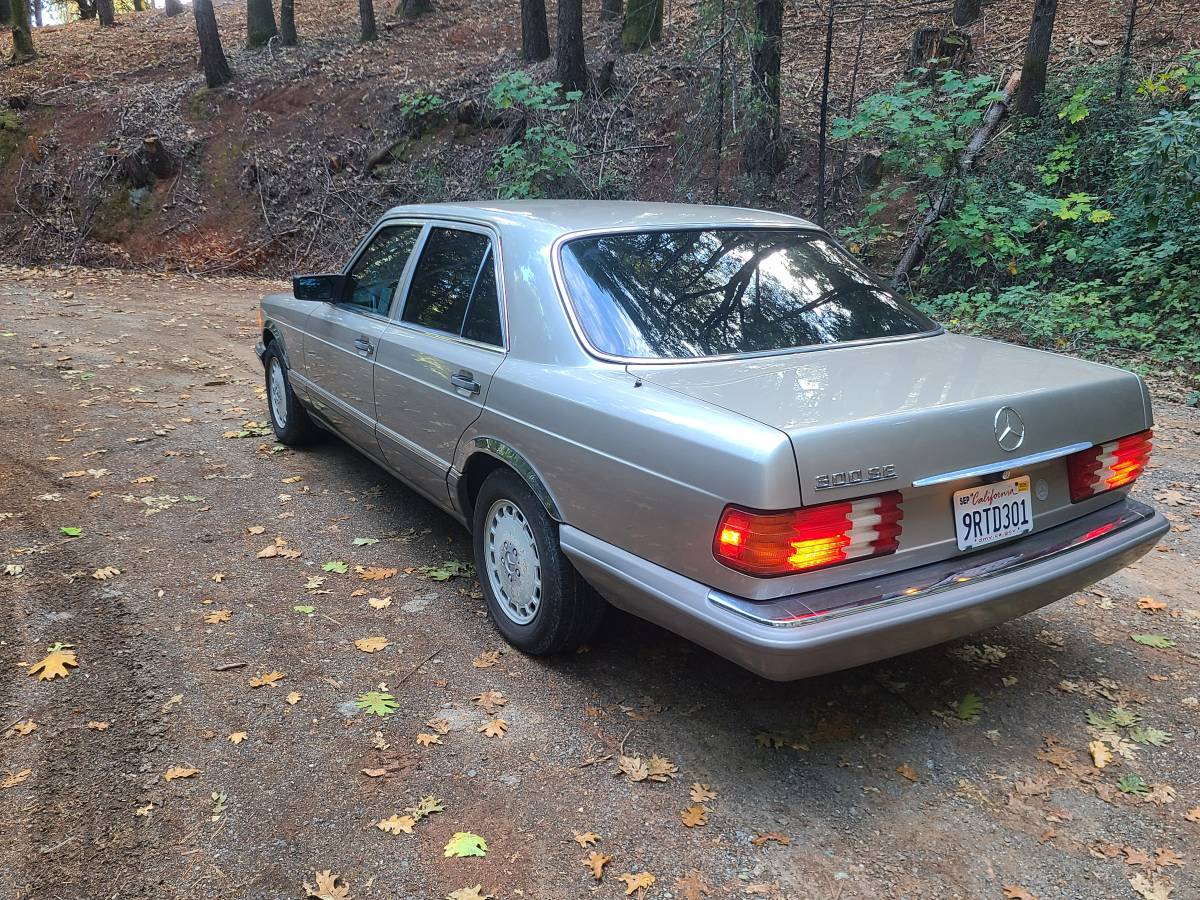 Mercedes-benz-300-300se-1989-custom-14