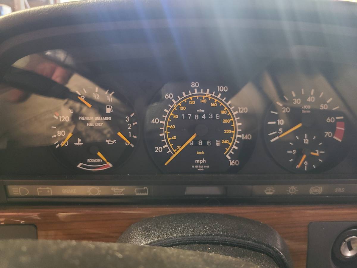 Mercedes-benz-300-300se-1989-custom-23
