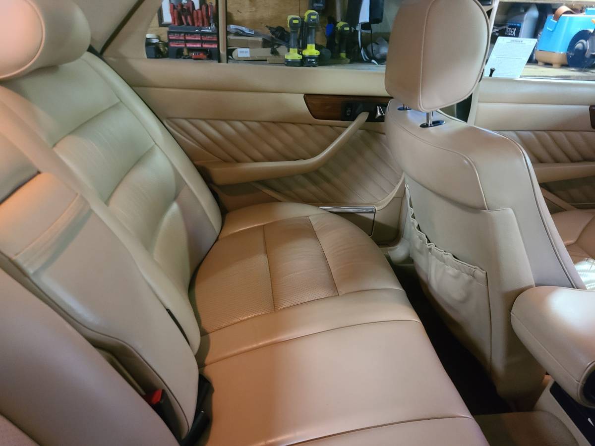 Mercedes-benz-300-300se-1989-custom-3