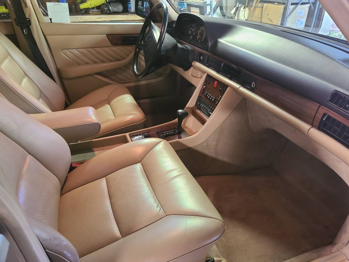 Mercedes-benz-300-300se-1989-custom-5