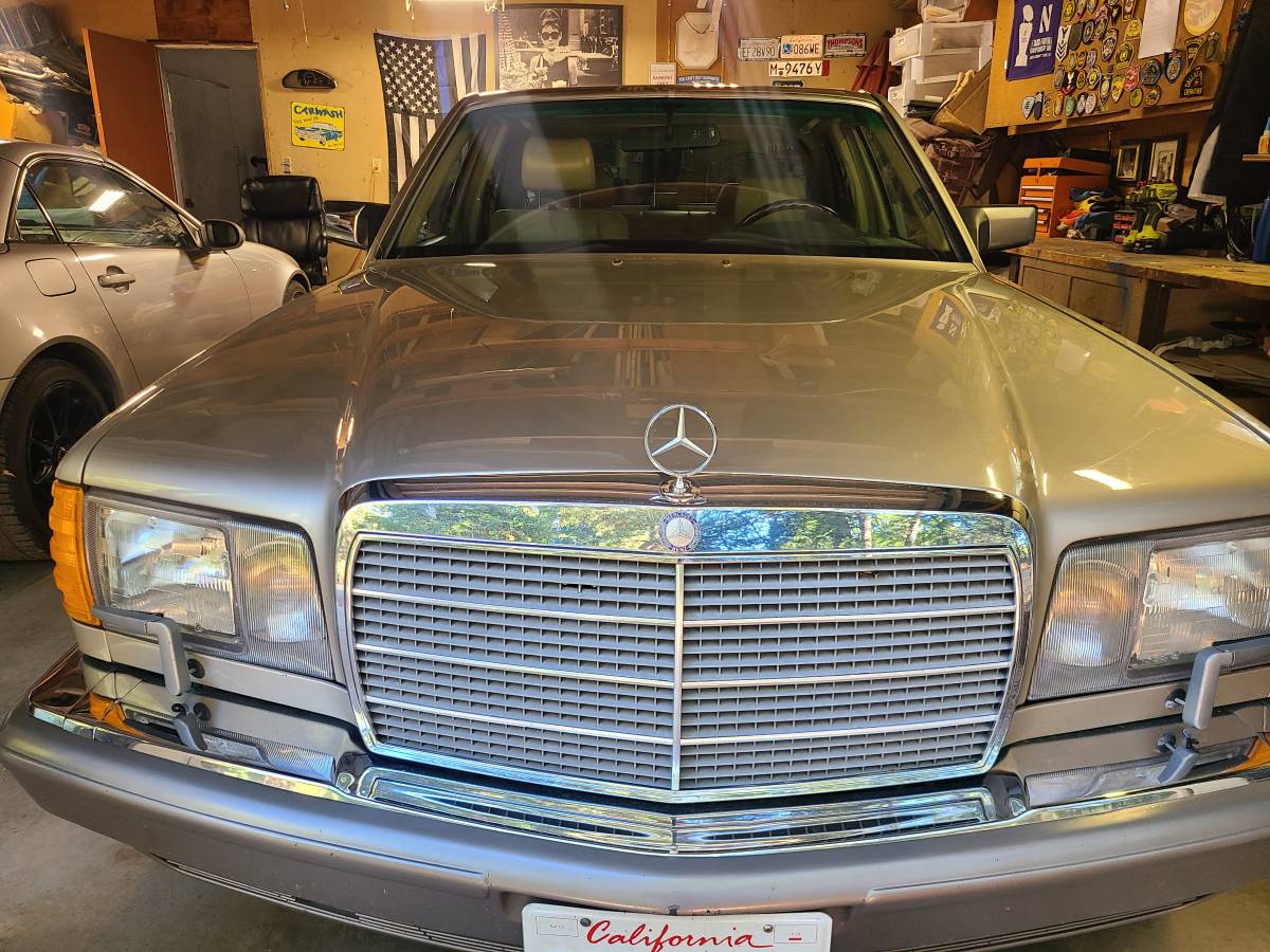 Mercedes-benz-300-300se-1989-custom-6