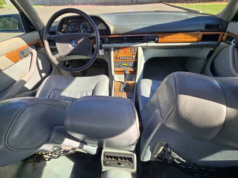 Mercedes-benz-300-class-sd-diesel-1982-grey-10