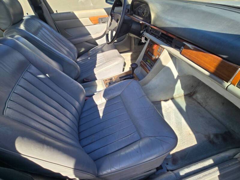 Mercedes-benz-300-class-sd-diesel-1982-grey-11