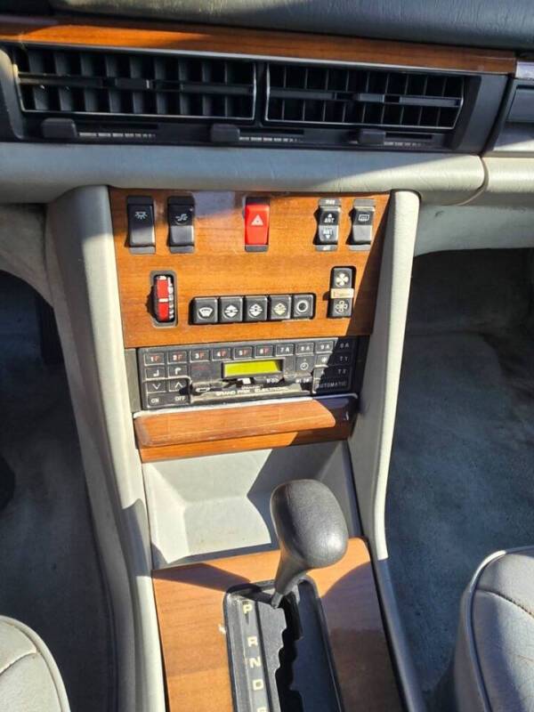 Mercedes-benz-300-class-sd-diesel-1982-grey-21