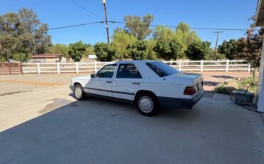Mercedes-benz-300-d-turbo-diesel-1987-white-3