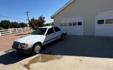 Mercedes-benz-300-d-turbo-diesel-1987-white-4