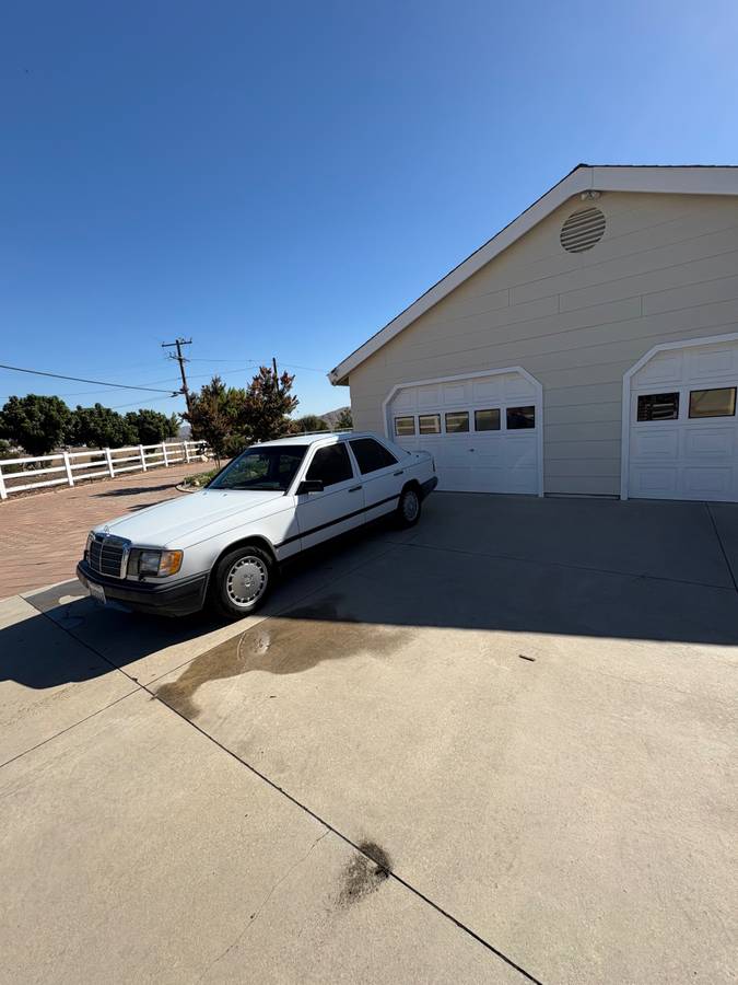 Mercedes-benz-300-d-turbo-diesel-1987-white-4