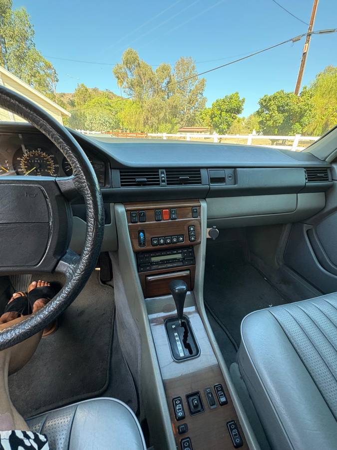 Mercedes-benz-300-d-turbo-diesel-1987-white-6