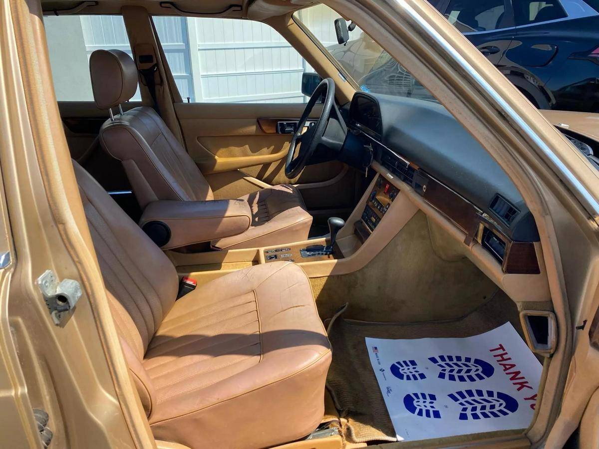 Mercedes-benz-300-diesel-1984-10