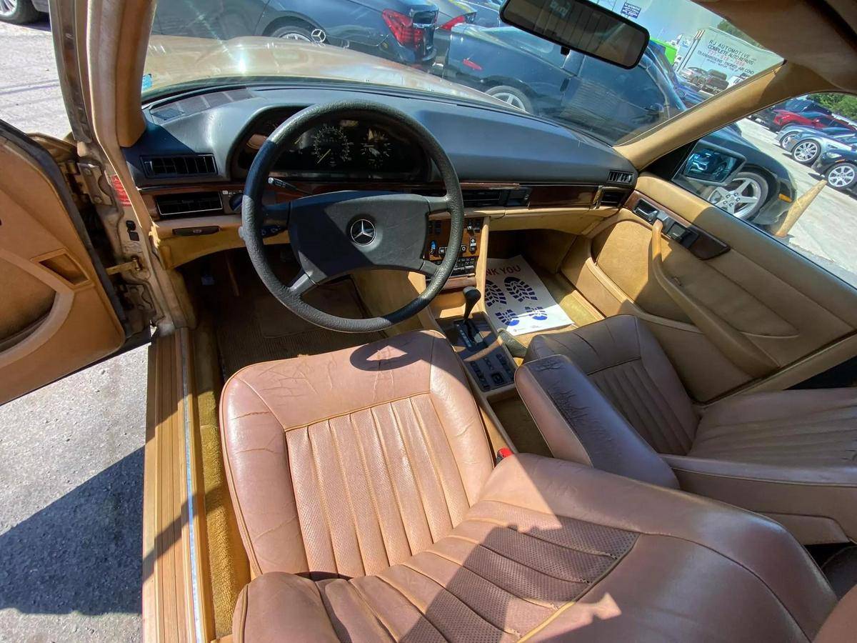 Mercedes-benz-300-diesel-1984-20