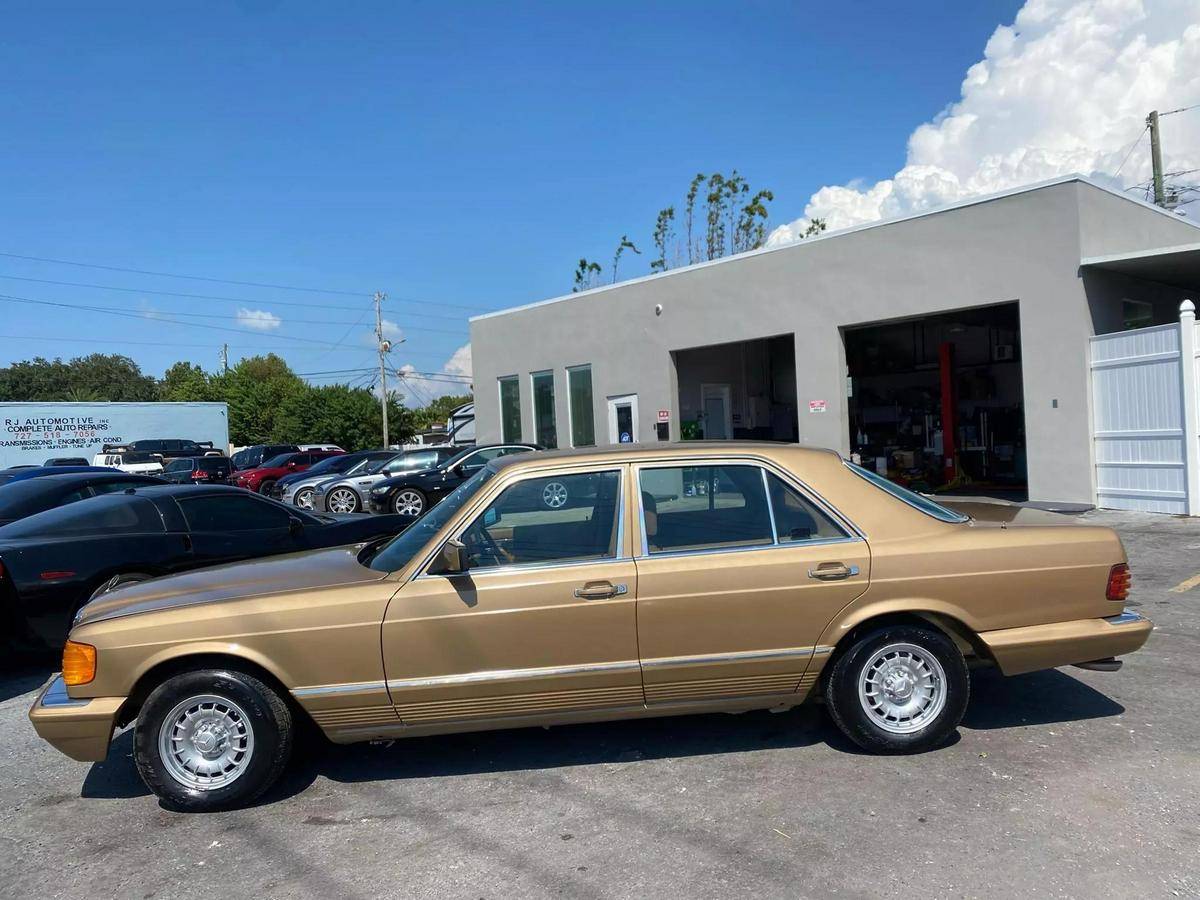 Mercedes-benz-300-diesel-1984-25