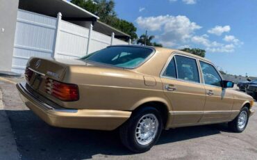 Mercedes-benz-300-diesel-1984-4