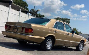 Mercedes-benz-300-diesel-1984-44