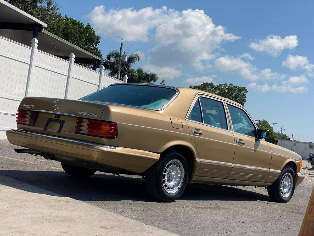 Mercedes-benz-300-diesel-1984-44