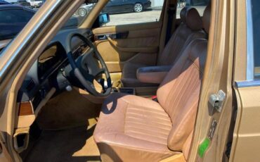 Mercedes-benz-300-diesel-1984-45