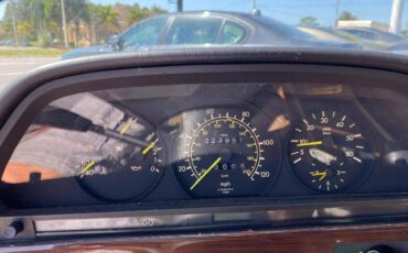 Mercedes-benz-300-diesel-1984-7