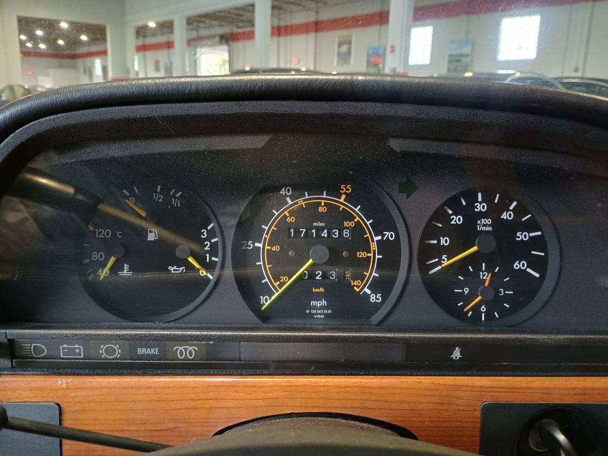Mercedes-benz-300-sd-diesel-1981-13