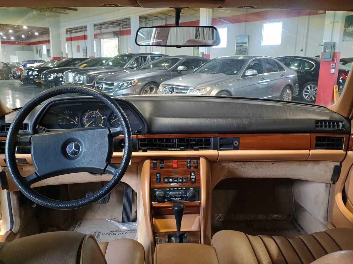 Mercedes-benz-300-sd-diesel-1981-14