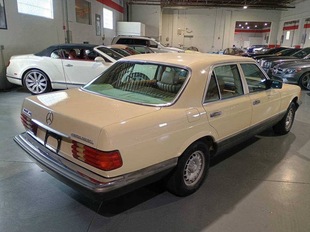 Mercedes-benz-300-sd-diesel-1981-4