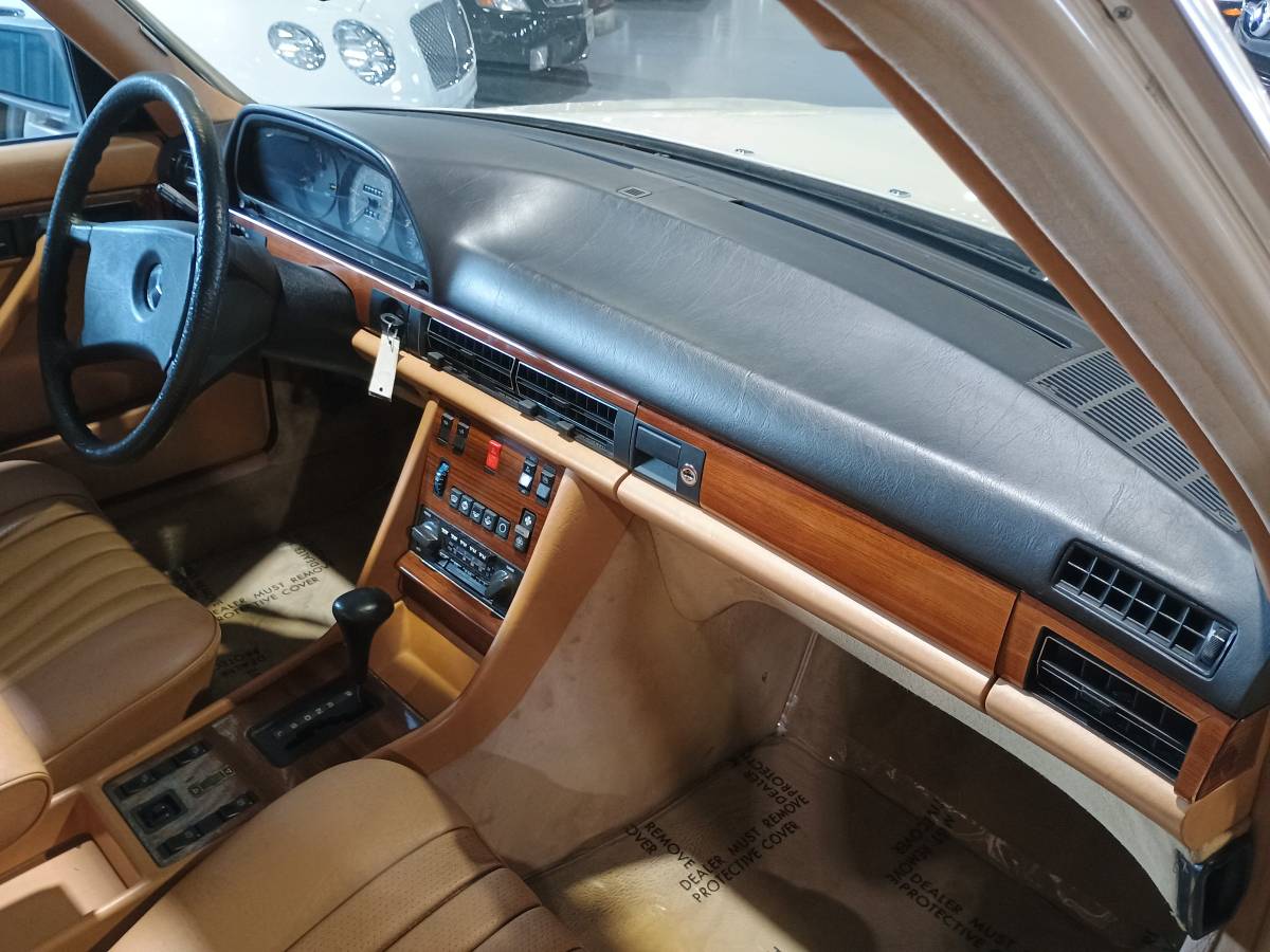 Mercedes-benz-300-sd-diesel-1981-5