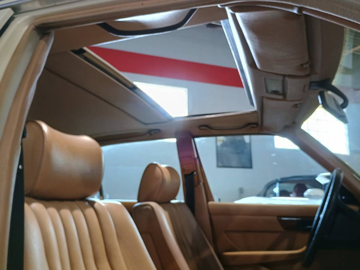 Mercedes-benz-300-sd-diesel-1981-6
