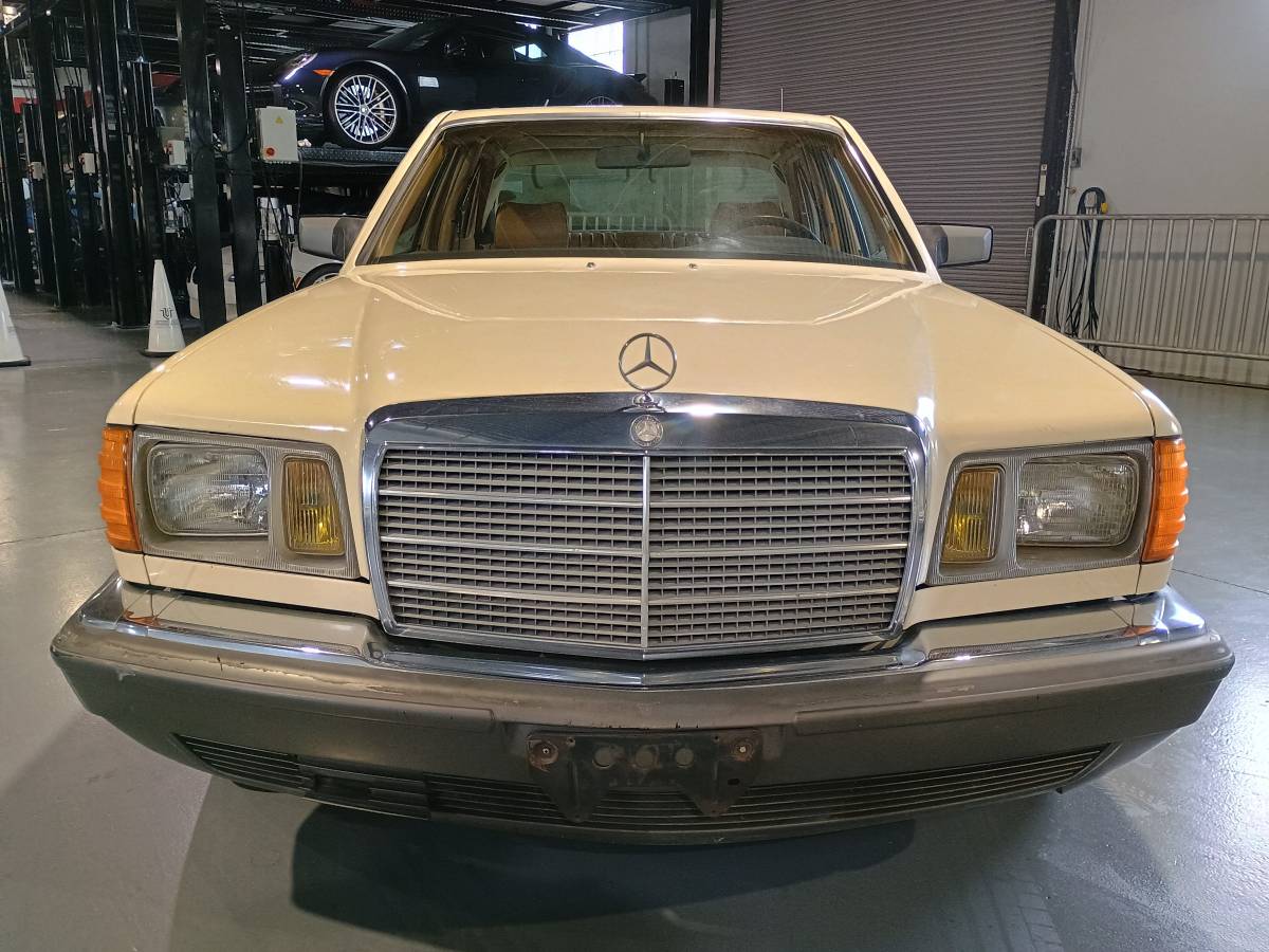 Mercedes-benz-300-sd-diesel-1981-9