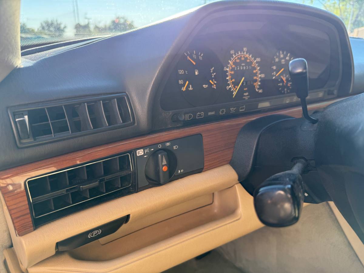 Mercedes-benz-300-sdl-diesel-1986-14
