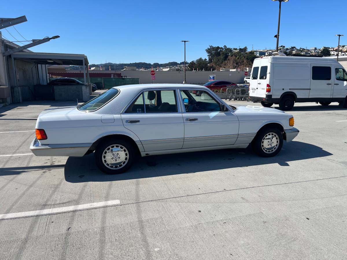 Mercedes-benz-300-se-1990-12