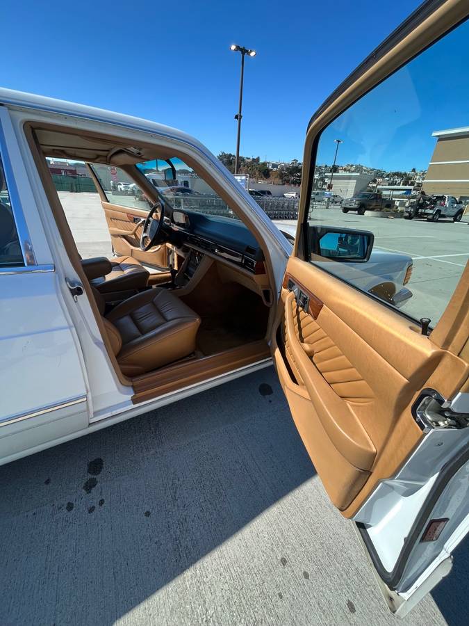 Mercedes-benz-300-se-1990-15