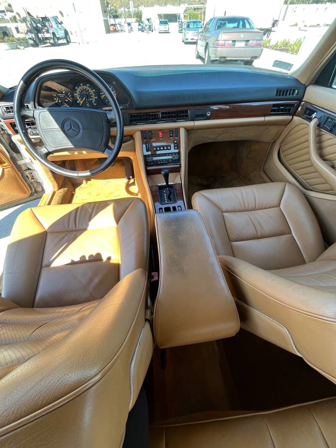 Mercedes-benz-300-se-1990-19