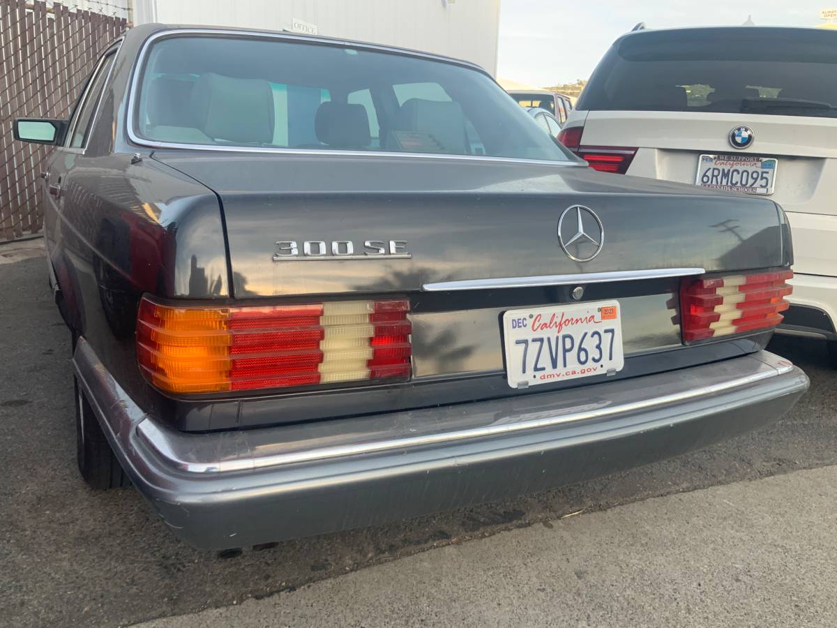 Mercedes-benz-300-se-1991-7