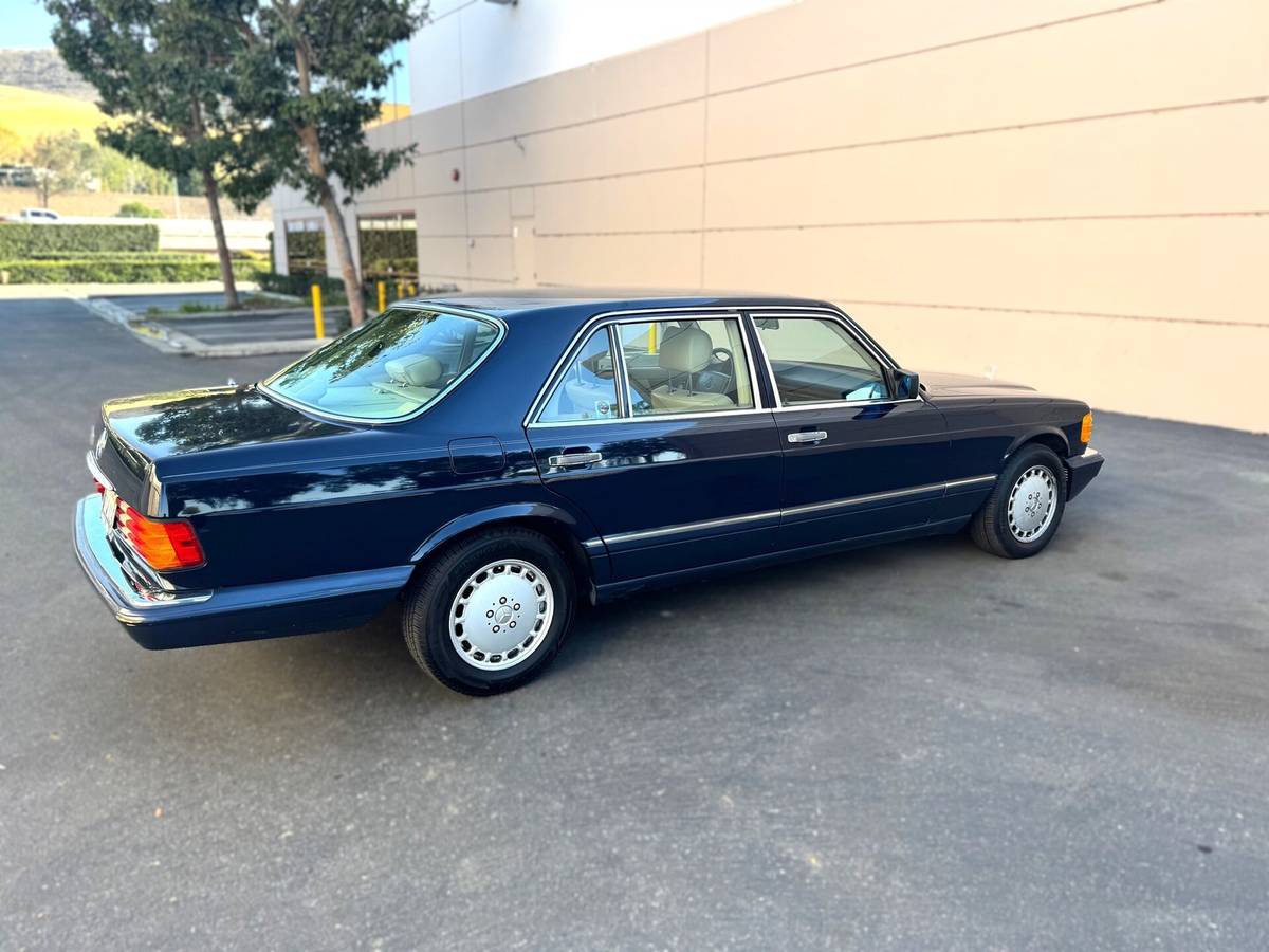 Mercedes-benz-300-sel-1990-blue-37