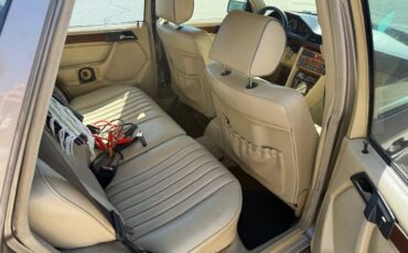 Mercedes-benz-300-te-4matic-4d-1991-10