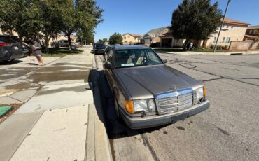 Mercedes-benz-300-te-4matic-4d-1991-2