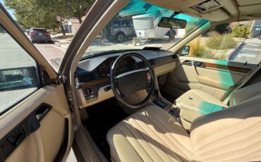 Mercedes-benz-300-te-4matic-4d-1991-5