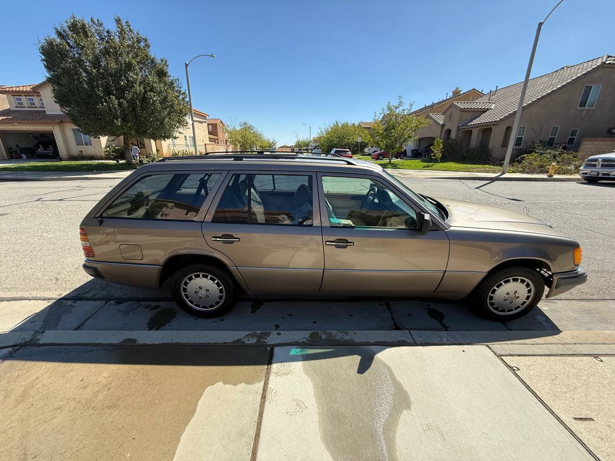 Mercedes-benz-300-te-4matic-4d-1991