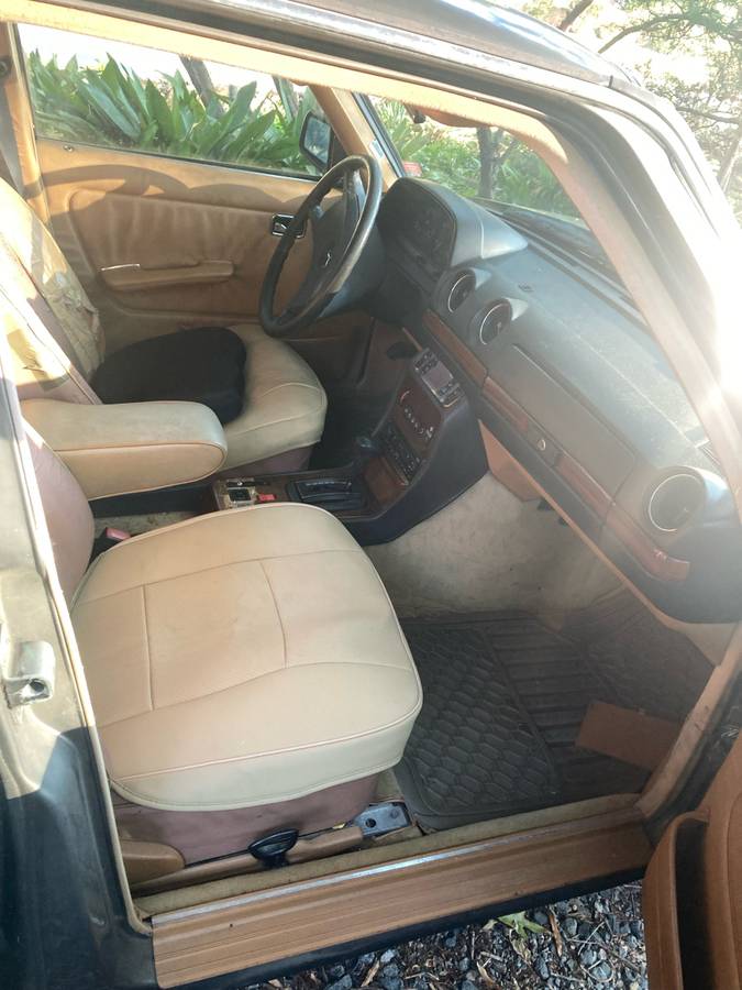 Mercedes-benz-300-turbodiesel-1985-grey-2