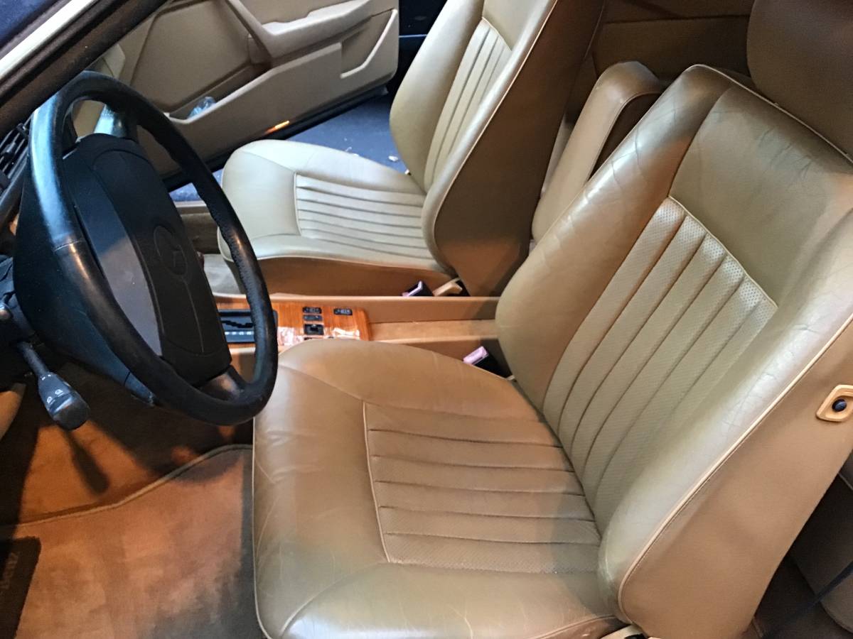 Mercedes-benz-300ce-1989-blue-1