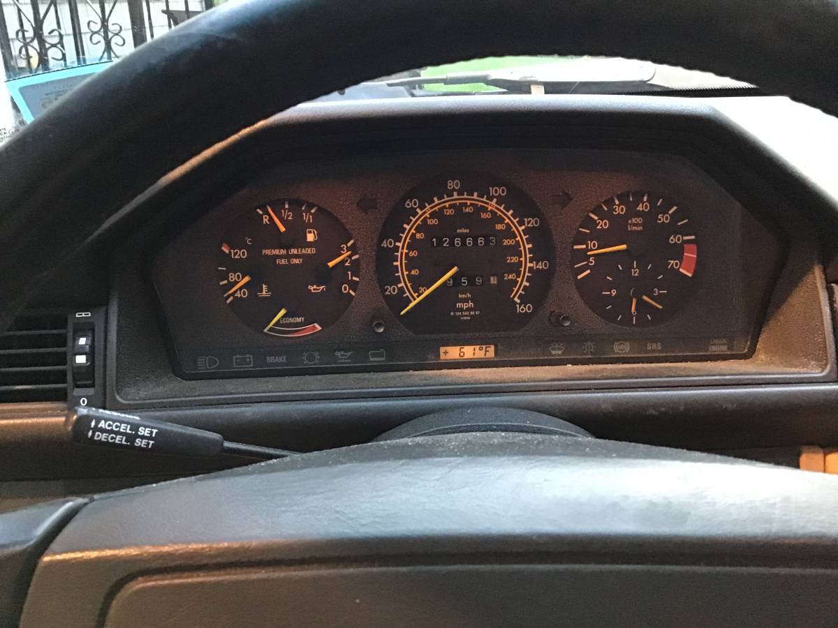 Mercedes-benz-300ce-1989-blue-16