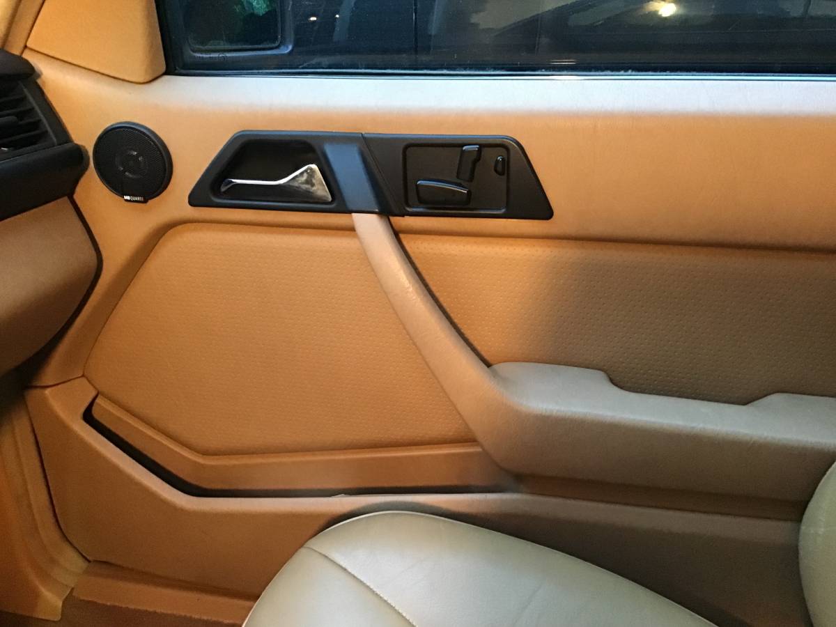 Mercedes-benz-300ce-1989-blue-2