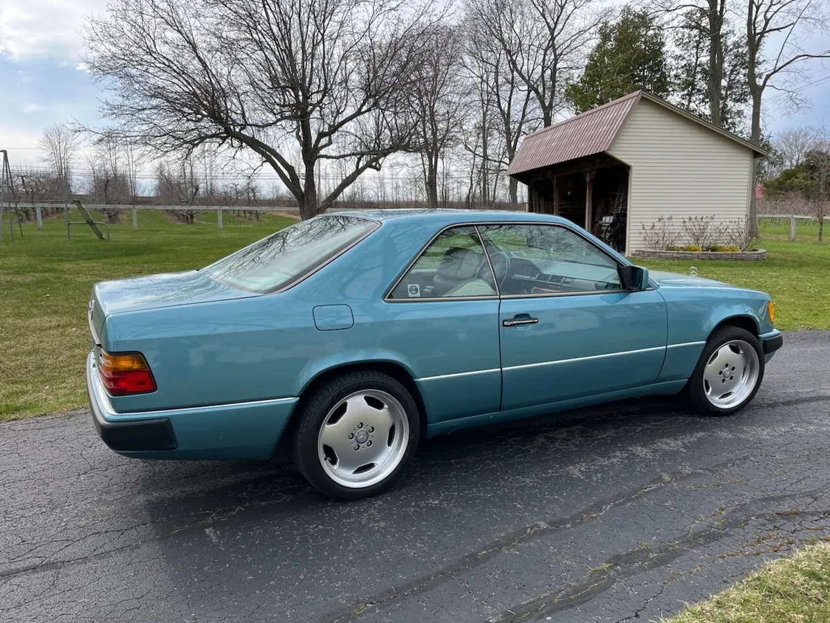 Mercedes-benz-300ce-1991-2