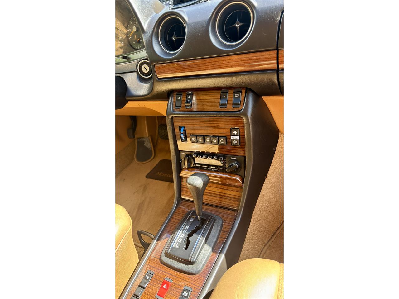 Mercedes-benz-300d-1982-Beige-Palamino-10