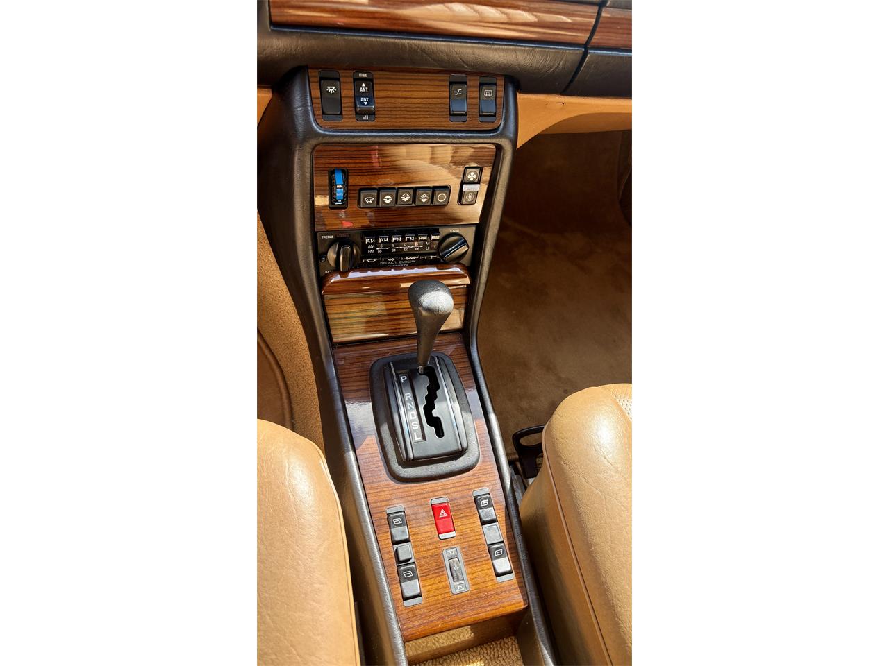 Mercedes-benz-300d-1982-Beige-Palamino-13