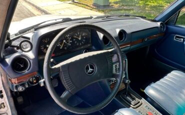 Mercedes-benz-300d-diesel-1977-silver-10