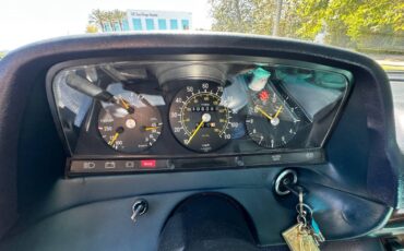 Mercedes-benz-300d-diesel-1977-silver-12