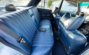 Mercedes-benz-300d-diesel-1977-silver-18
